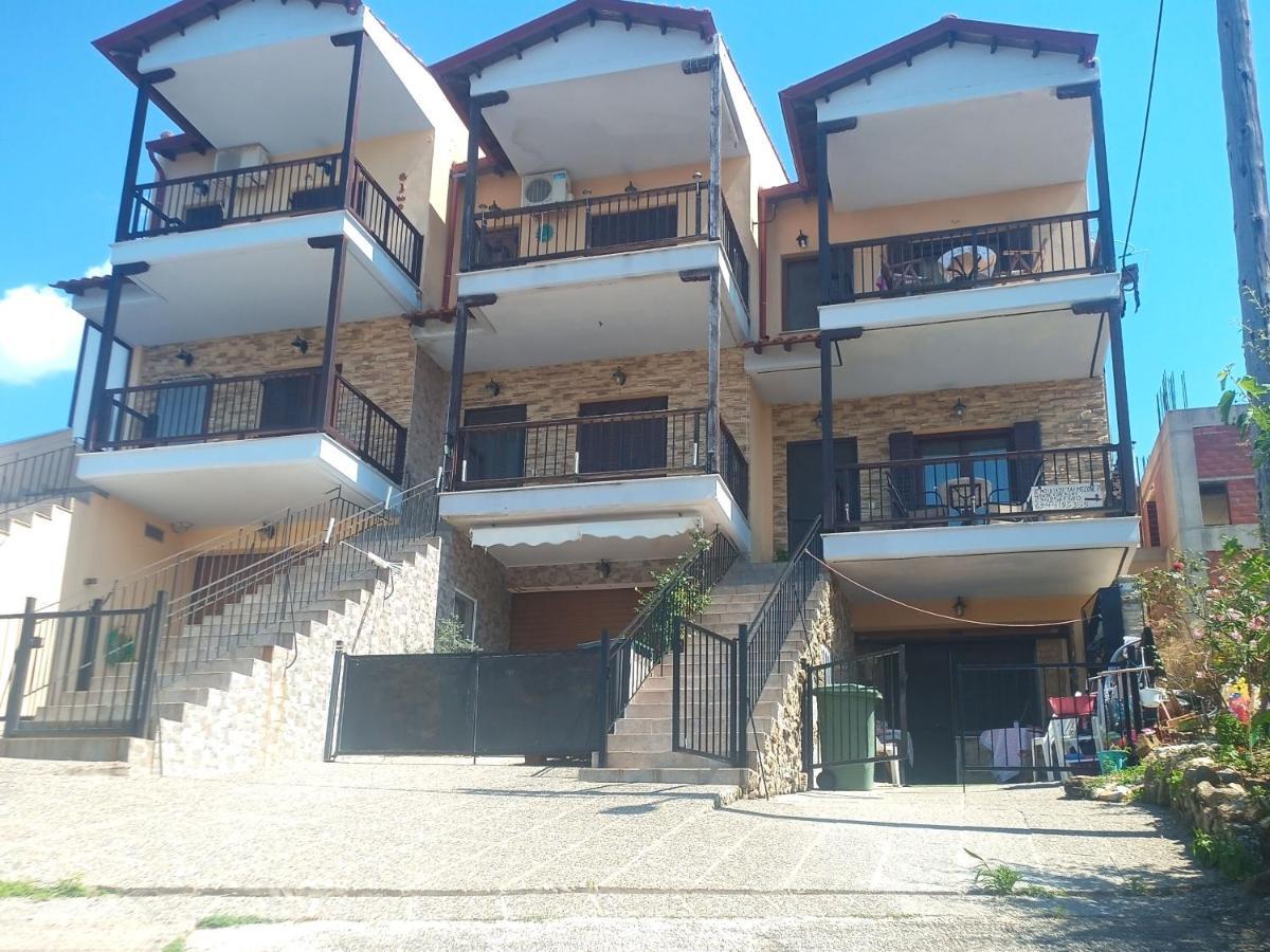 Μεζονετα Apartment Nea Roda Exterior photo