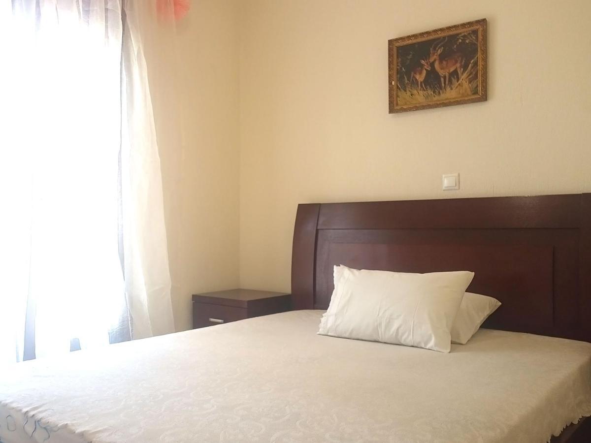 Μεζονετα Apartment Nea Roda Exterior photo
