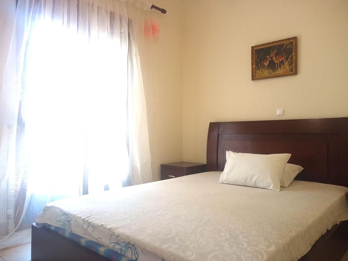Μεζονετα Apartment Nea Roda Exterior photo