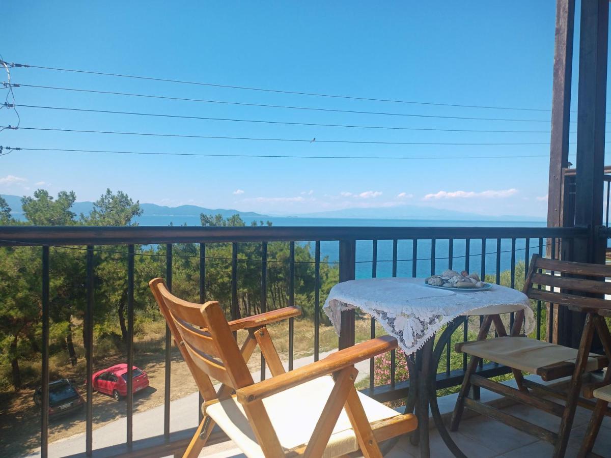 Μεζονετα Apartment Nea Roda Exterior photo
